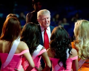 Donald Trump staring at young girls like a pervert. 